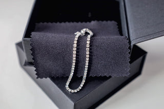 Truly Simple's Everyday Marilyn Bracelet - Water Resistant - Silver