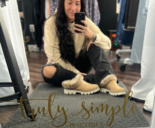 Latte Clog w/ Fur Detail