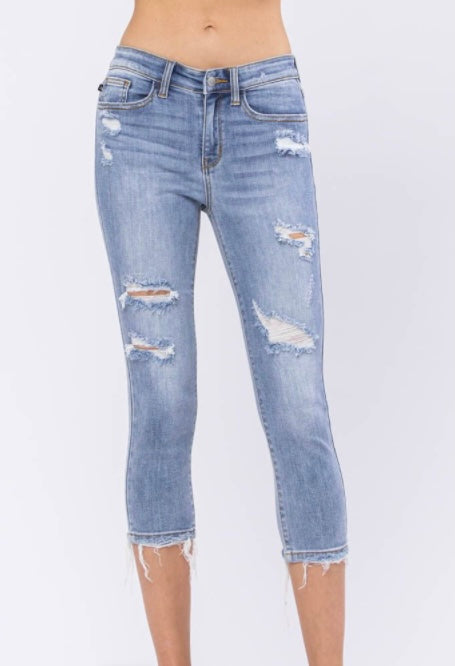 Judy Blue Light Wash Destroyed Jean Capris - Style 82272